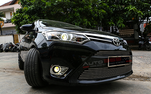 Toyota Vios độ đèn bi xenon tăng sáng - Đèn hậu mẫu BMW